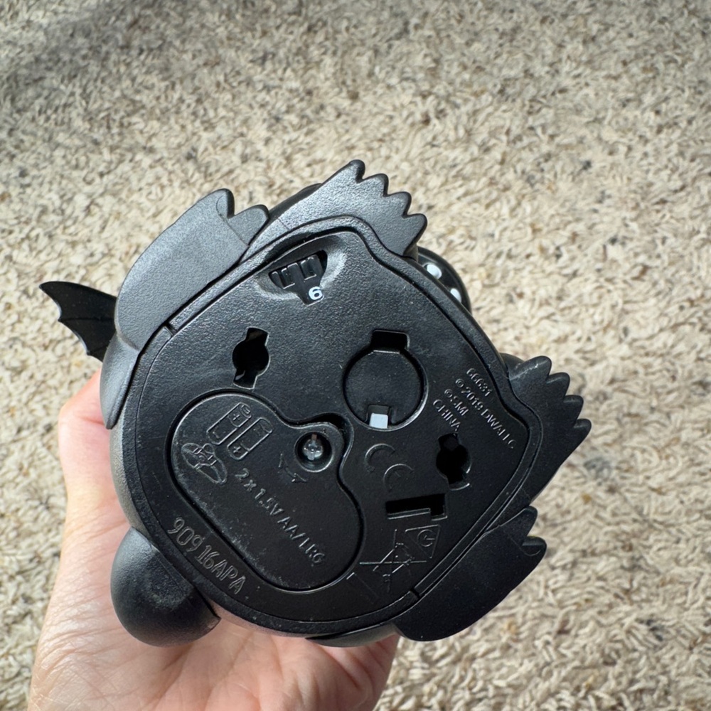 Toothless Dragon Figure with Motion and sounds. +1 extra - Picture 5 of 11